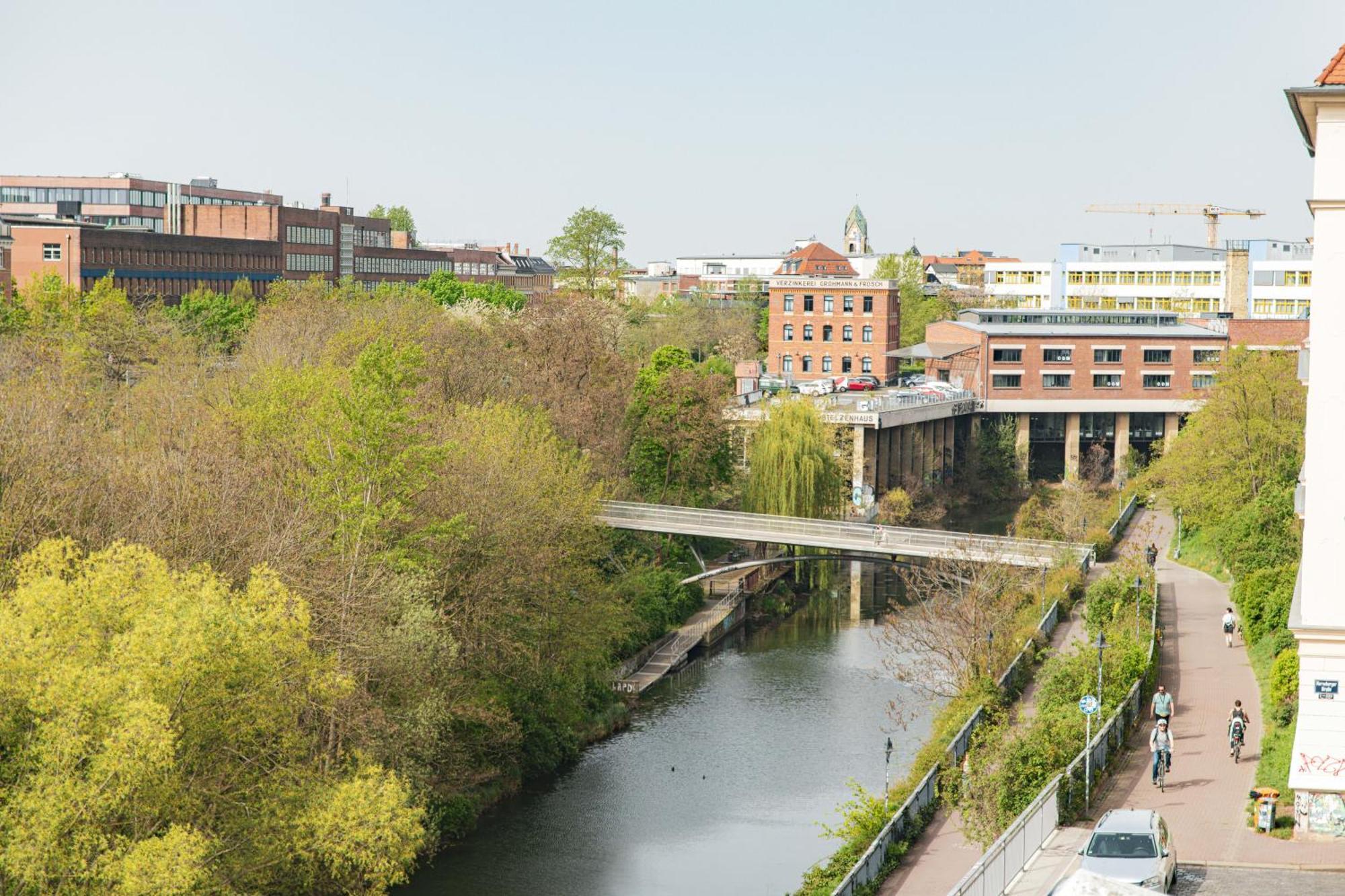 Prime - 2 Zimmer Wohnung Direkt Am Fluss Leipzig Bagian luar foto