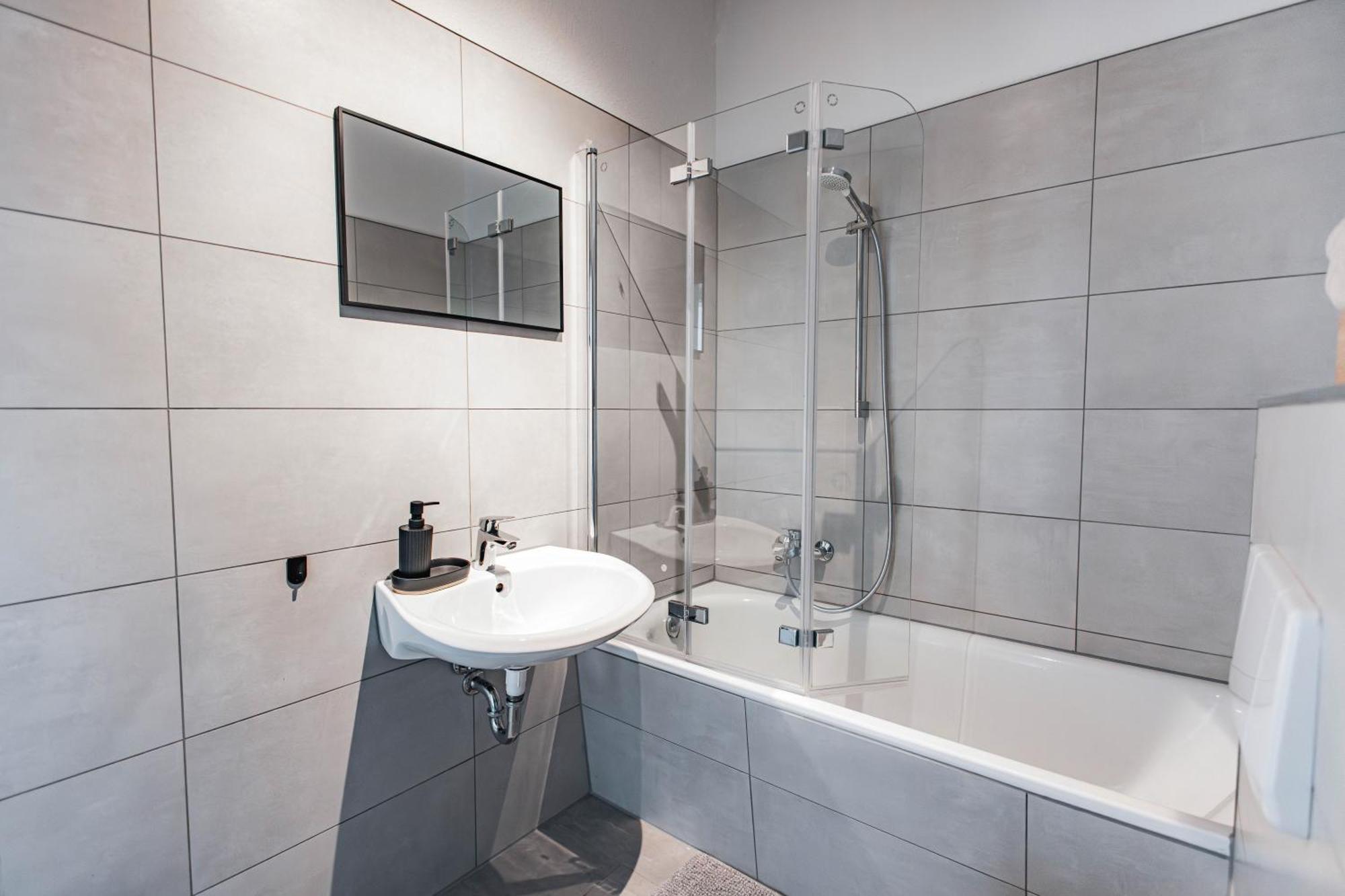 Prime - 2 Zimmer Wohnung Direkt Am Fluss Leipzig Bagian luar foto